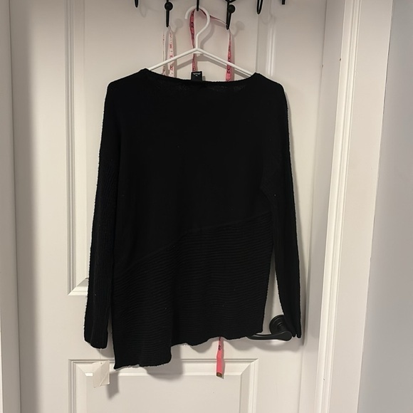 15. Size xs Trouve sweater. 20-22ptp. Bnwt small flaw as shown in pic - Picture 4 of 5